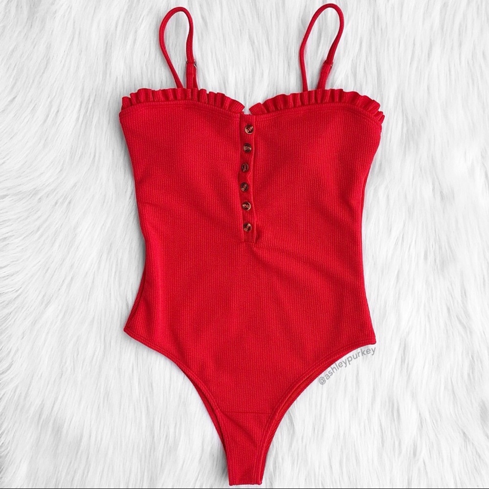 ❤️SALE❤️ Red ribbed button ruffle trim one piece
